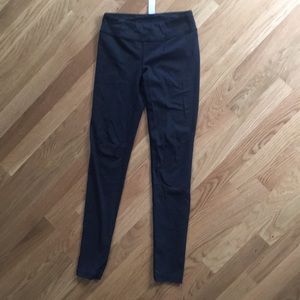 Ivivva size 8 black reversible legging!